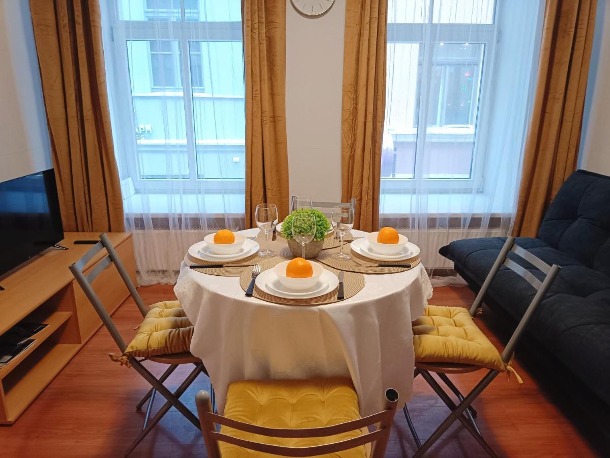 Old Town Sunny Bee Apartment Prime Location Riga Exterior foto